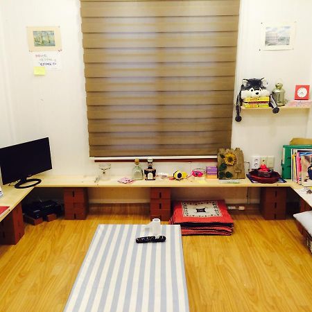Geoje Ton Ton Guesthouse Екстер'єр фото