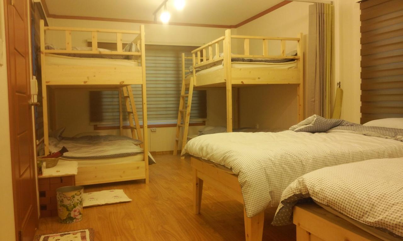 Geoje Ton Ton Guesthouse Екстер'єр фото