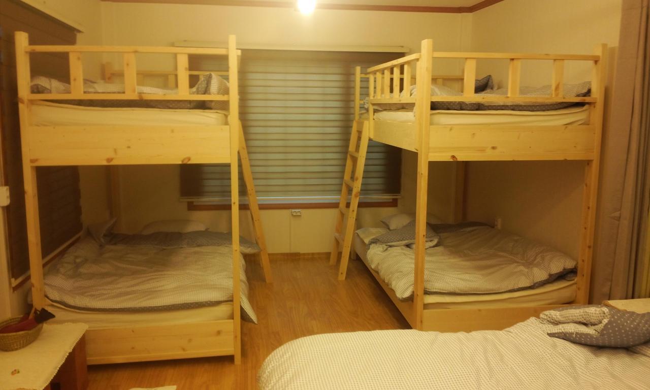 Geoje Ton Ton Guesthouse Екстер'єр фото